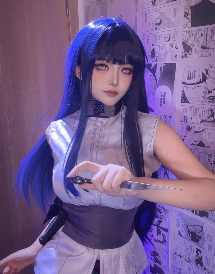 ảnh cosplay hinata với trang phục rõ ràng