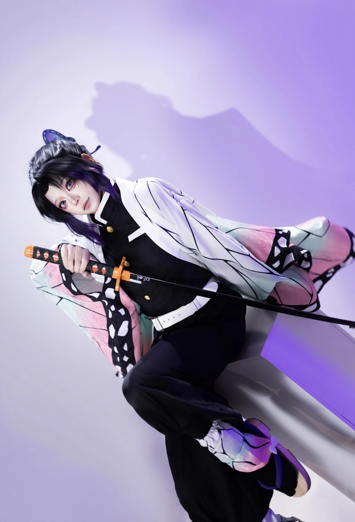 ảnh cosplay kimetsu no yaiba với màu sắc nổi bật