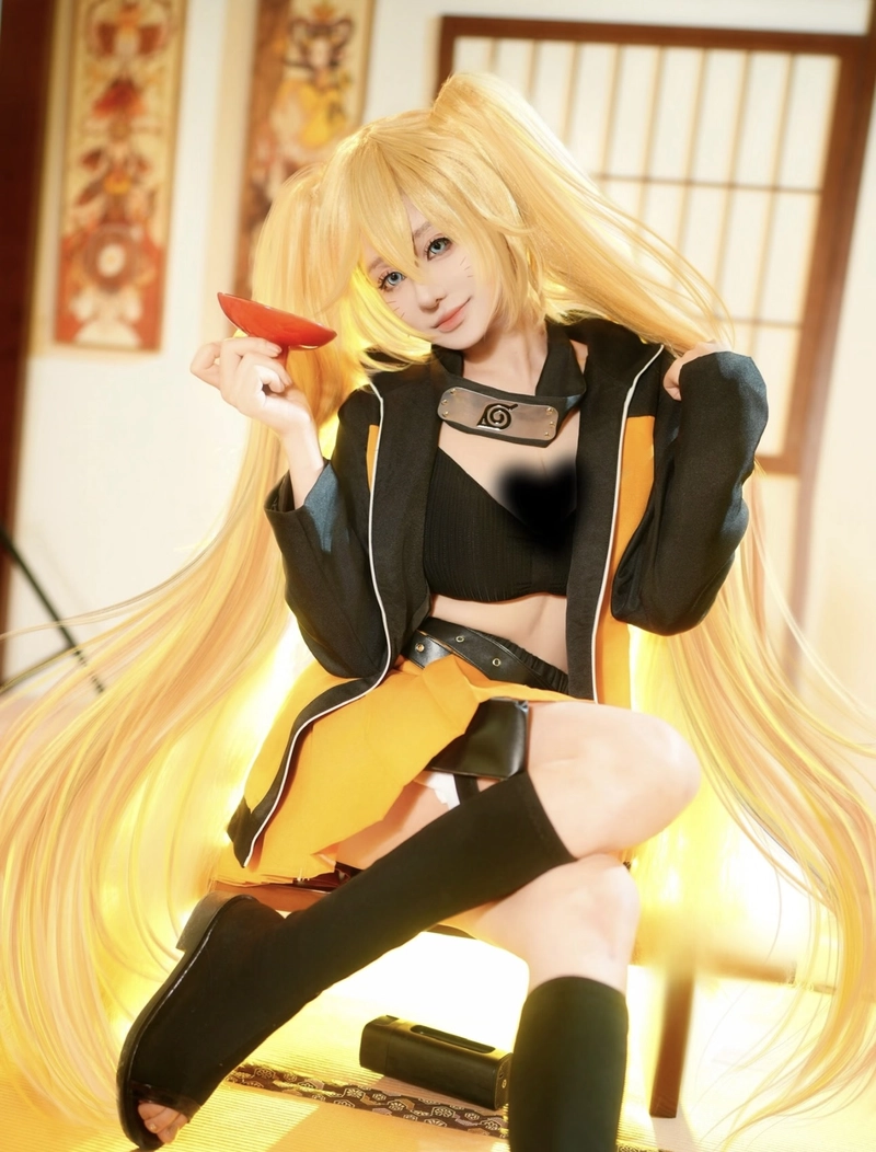 ảnh cosplay naruto với nền đơn giản