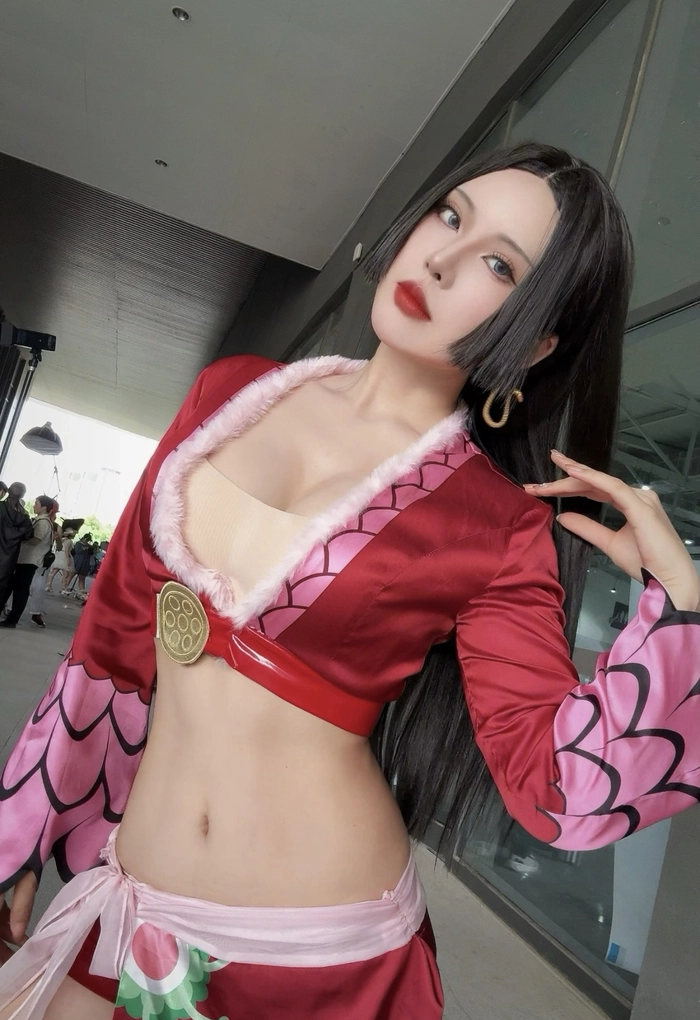 ảnh cosplay one piece với màu sắc nổi bật