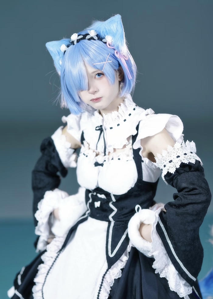 ảnh rem cosplay thể hiện hình tượng hiền lành rõ nét