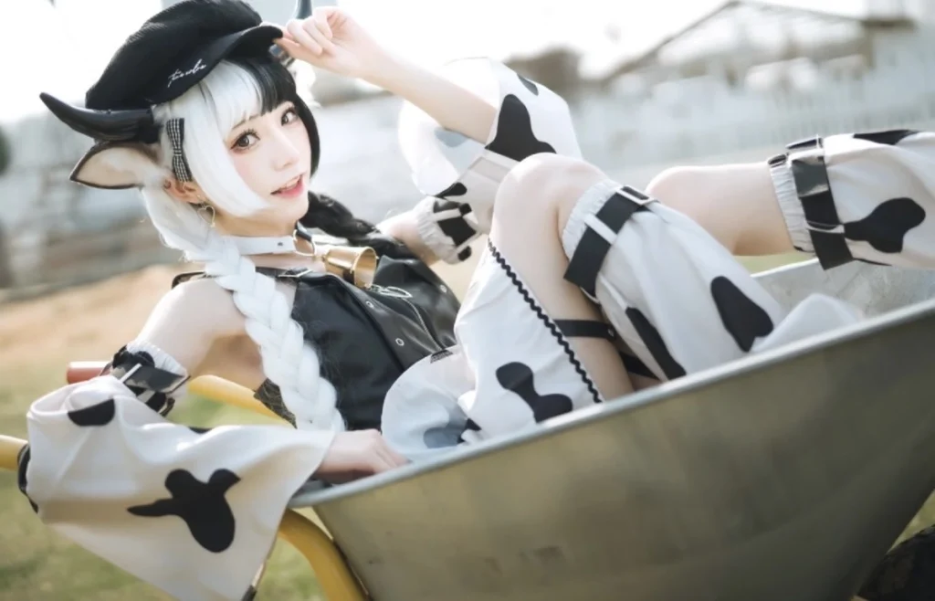 cosplay bò sữa thumbnail