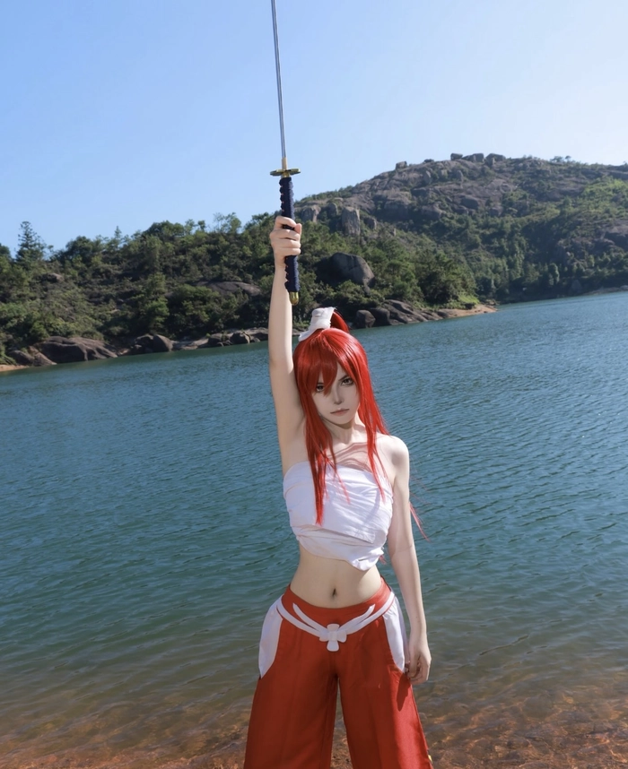 cosplay erza với phong cách đời thường