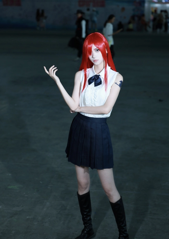 cosplay erza với phong cách quen thuộc