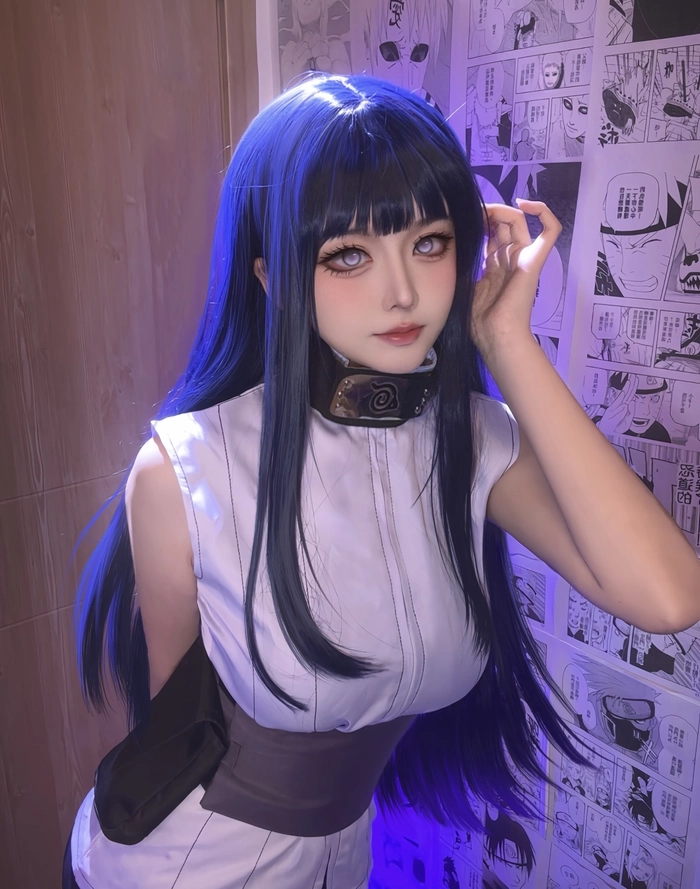 cosplay hinata mặc áo khoác tím đơn giản