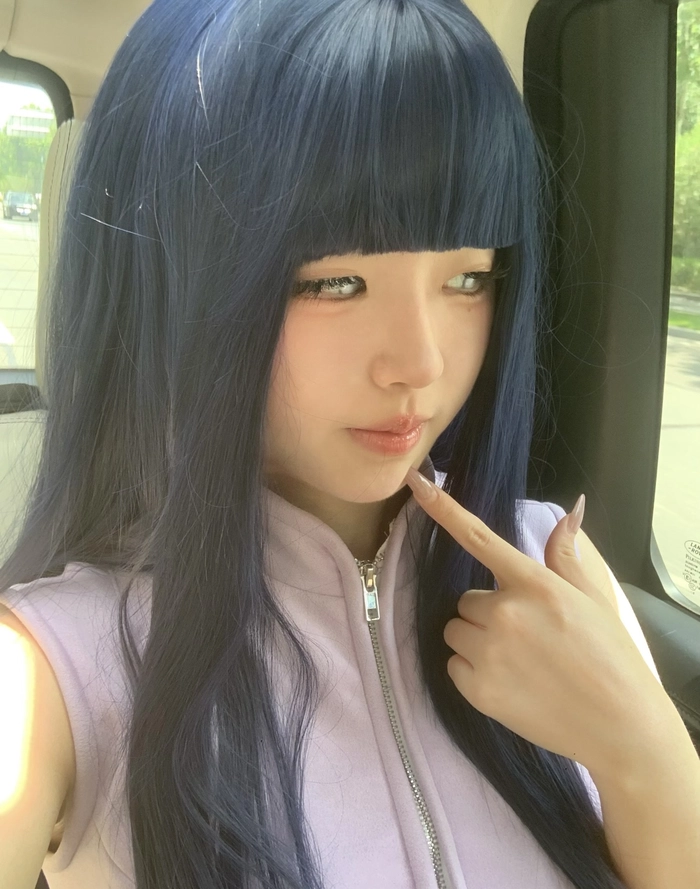 cosplay hinata với tóc dài đặc trưng