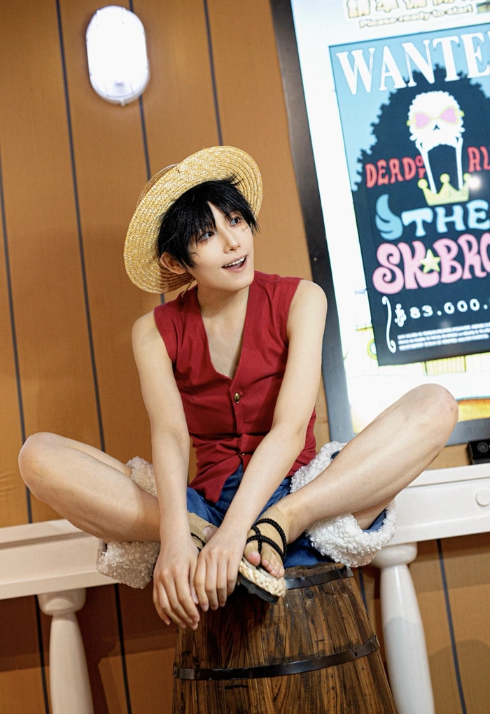 cosplay one piece với phong cách gọn gàng đơn giản