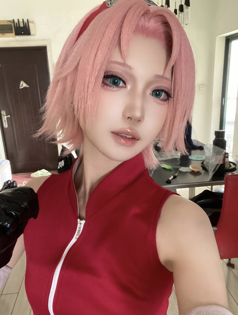 cosplay sakura tạo dáng đơn giản dễ nhìn