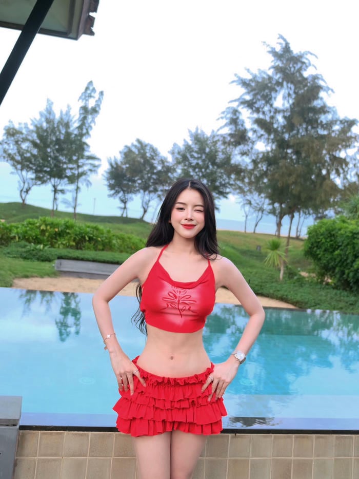 dj mie sexy phong cách gợi cảm cá tính