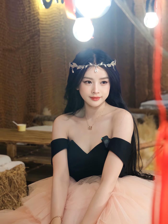 hình ảnh dj mie sexy dáng chuẩn body săn chắc