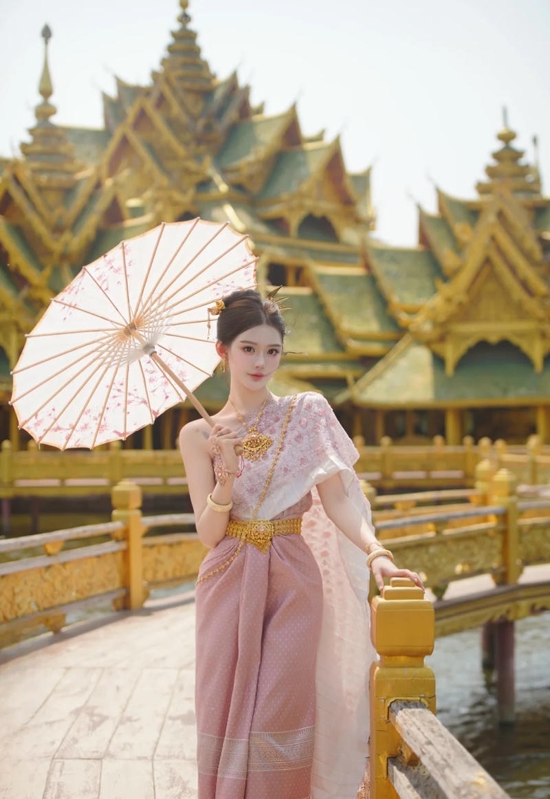 Ảnh gái xinh thái lan với outfit thời trang cá tính