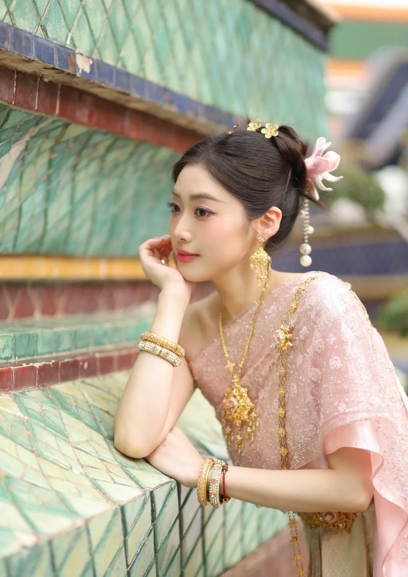 Phong thái tự tin giúp tổng thể bức ảnh cuốn hút