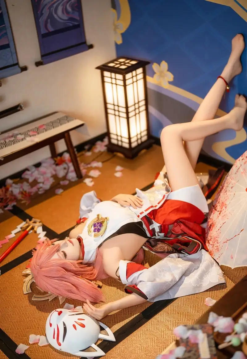 ảnh cosplay yae miko phong cách fantasy