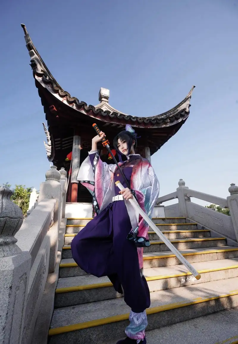 ảnh nữ cosplay shinobu chuẩn nhân vật anime