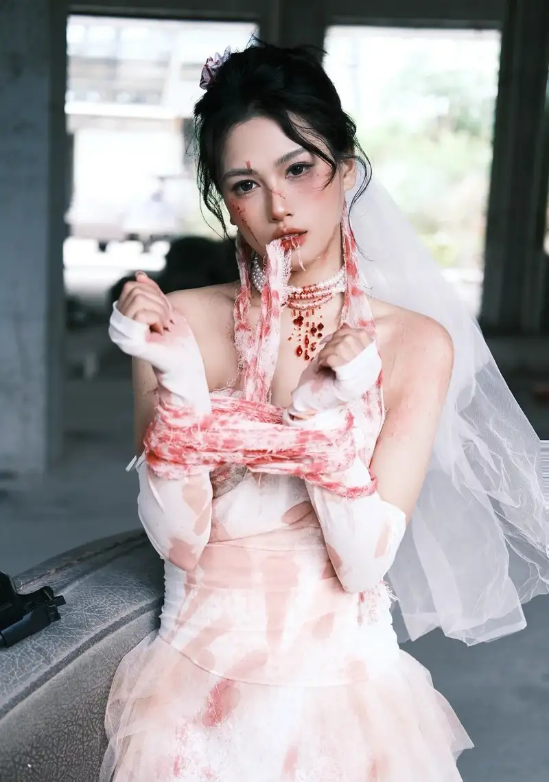 cosplay ma nữ trang phục Halloween kinh dị