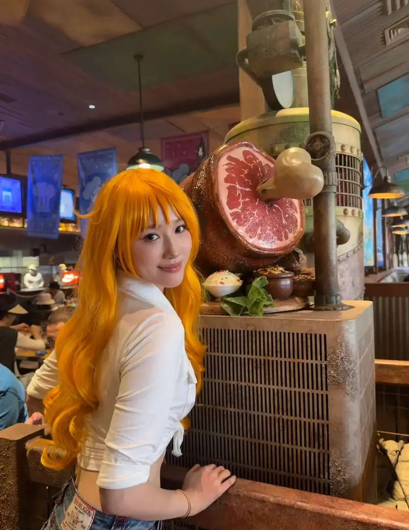cosplay nami chuẩn nhân vật với thần thái đẹp