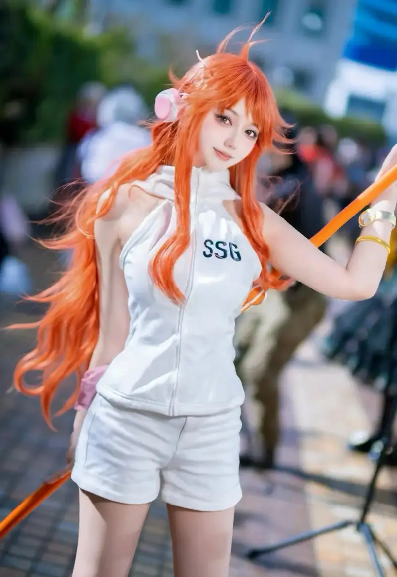 cosplay nami với phong cách trẻ trung năng động