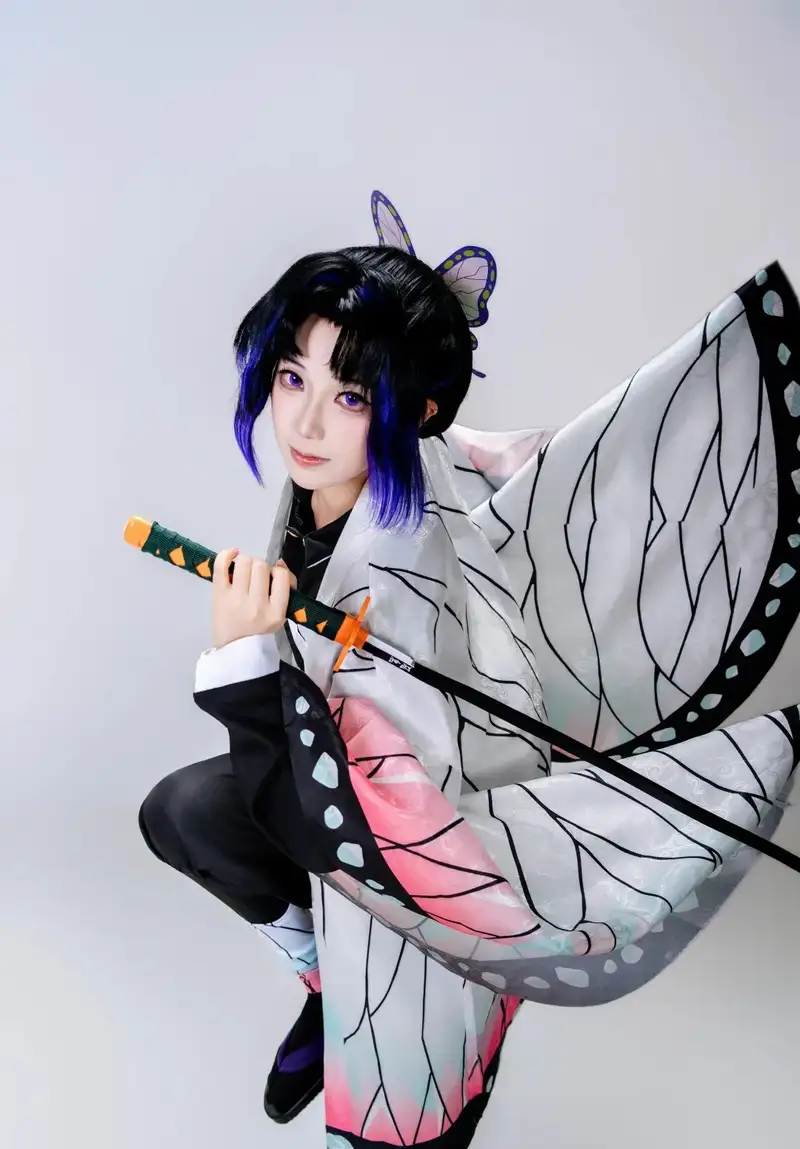 cosplay shinobu cùng tạo hình cánh bướm đẹp