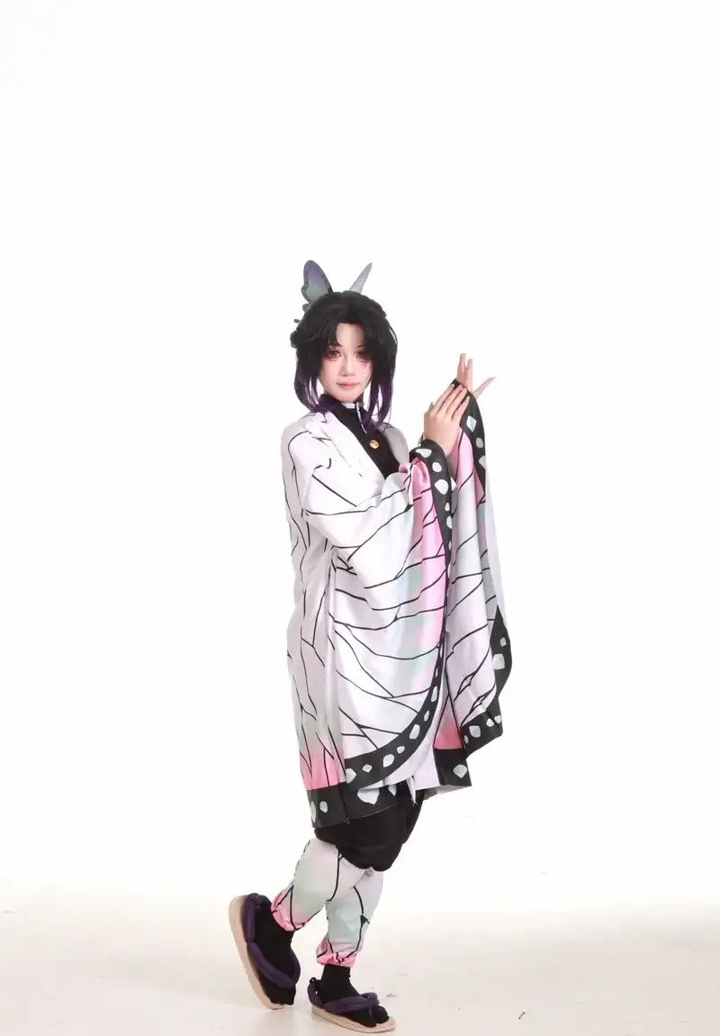 cosplay shinobu mặc trang phục kiếm sĩ đẹp