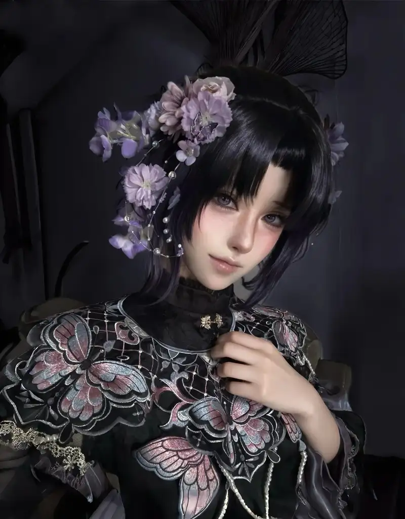 cosplay shinobu với hiệu ứng ánh sáng đẹp