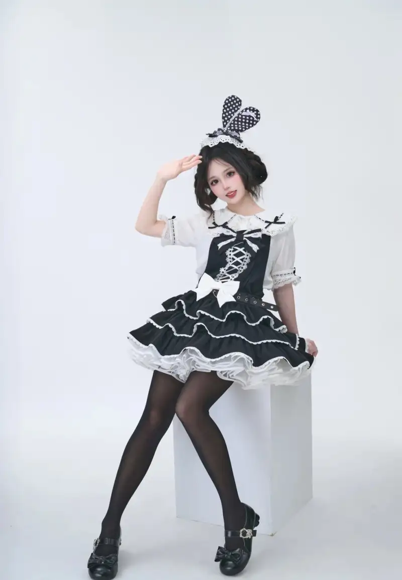 cosplay thỏ mặc váy dễ thương phong cách cute
