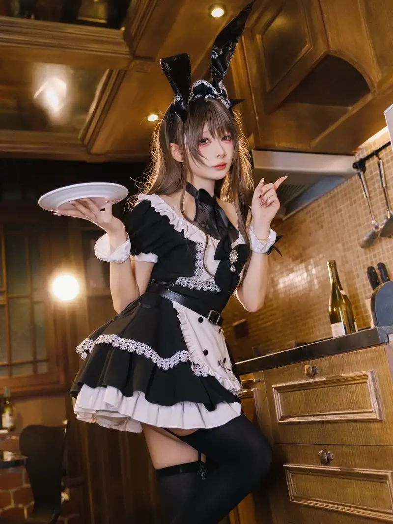 cosplay thỏ phong cách Nhật Bản hiện đại