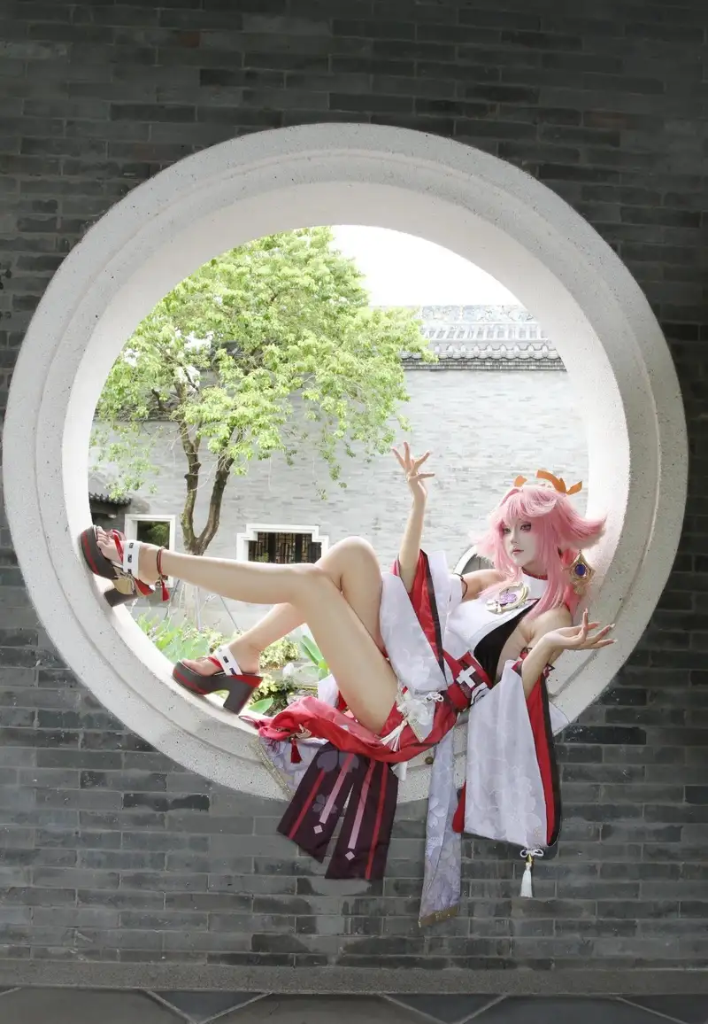 cosplay yae miko đẹp nhẹ nhàng và quyến rũ