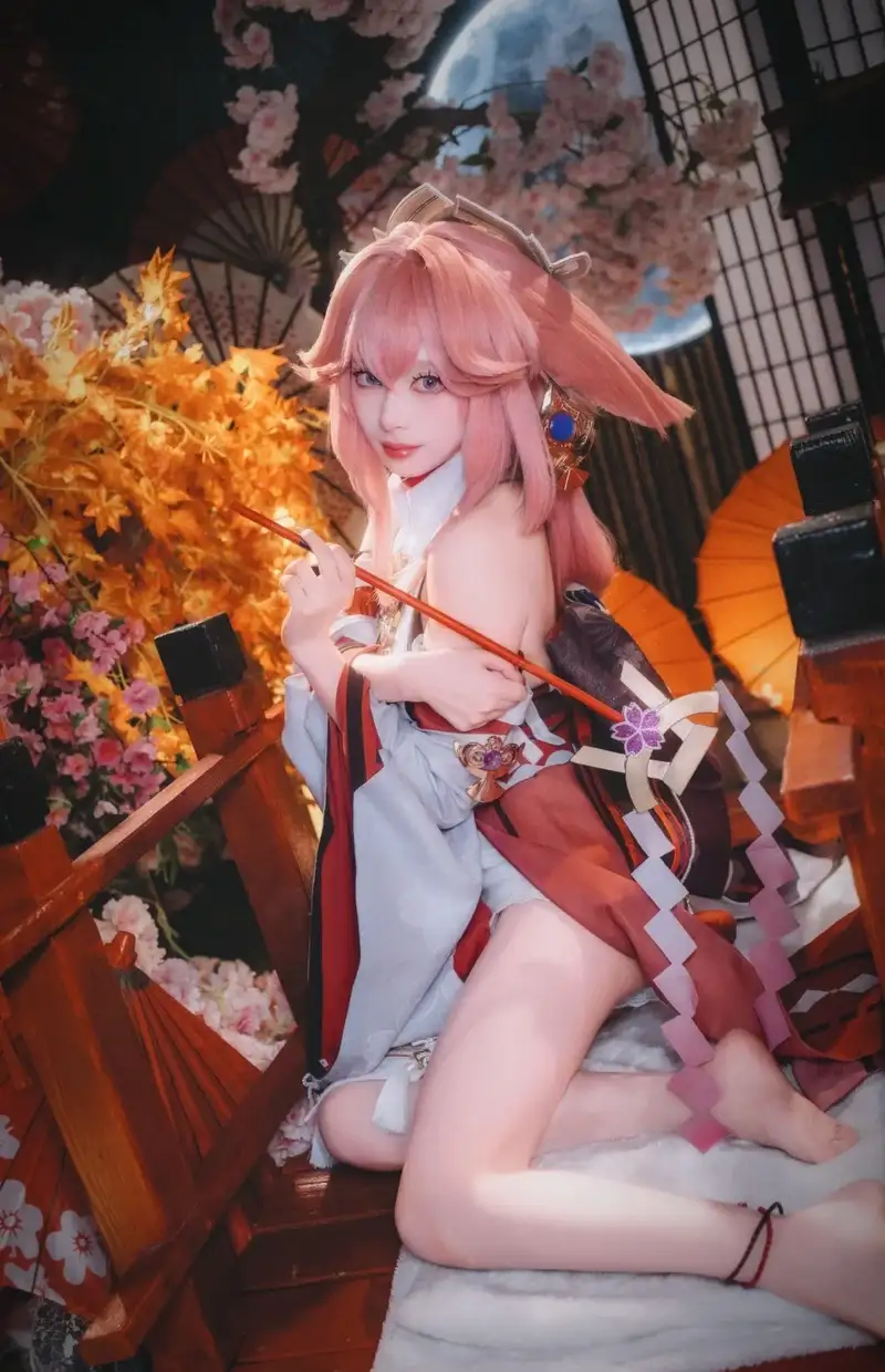 cosplay yae miko ngoài trời cực đẹp