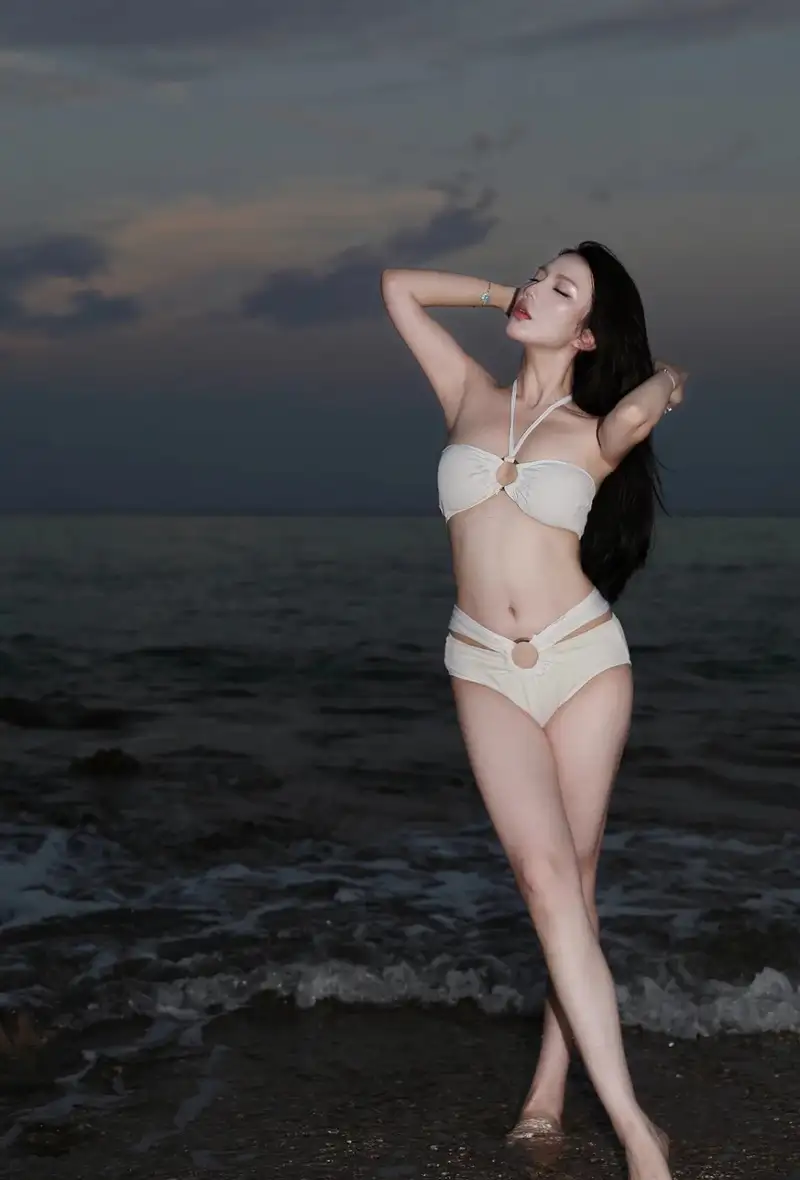 đi biển mặc bikini ảnh gái xinh