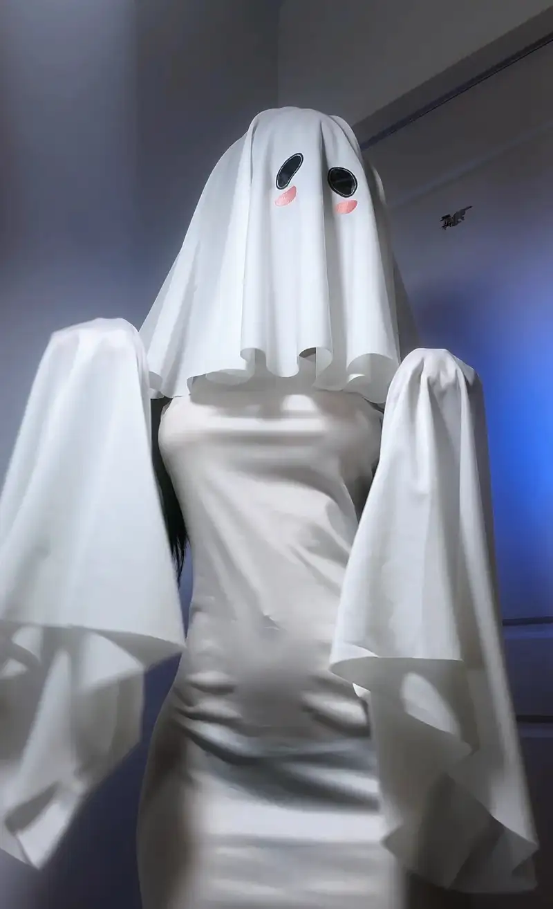 gái xinh cosplay ma nữ bí ẩn quyến rũ