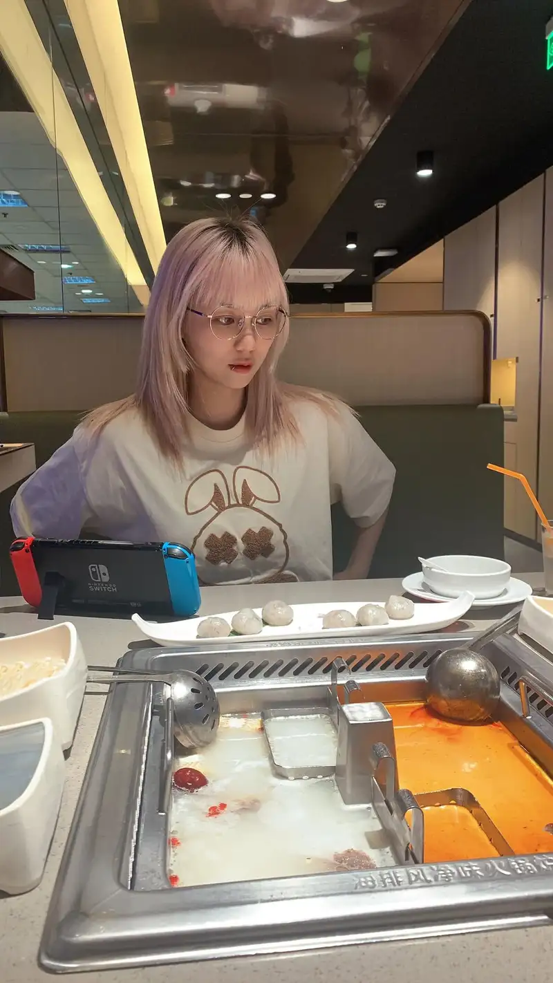 misthy sexy thần thái tự tin