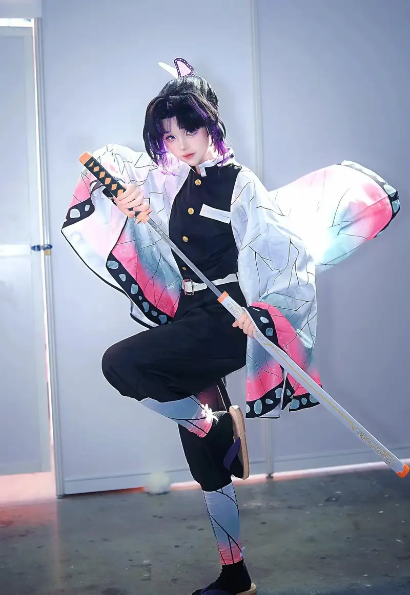 ngắm nhìn shinobu cosplay với tạo hình đẹp